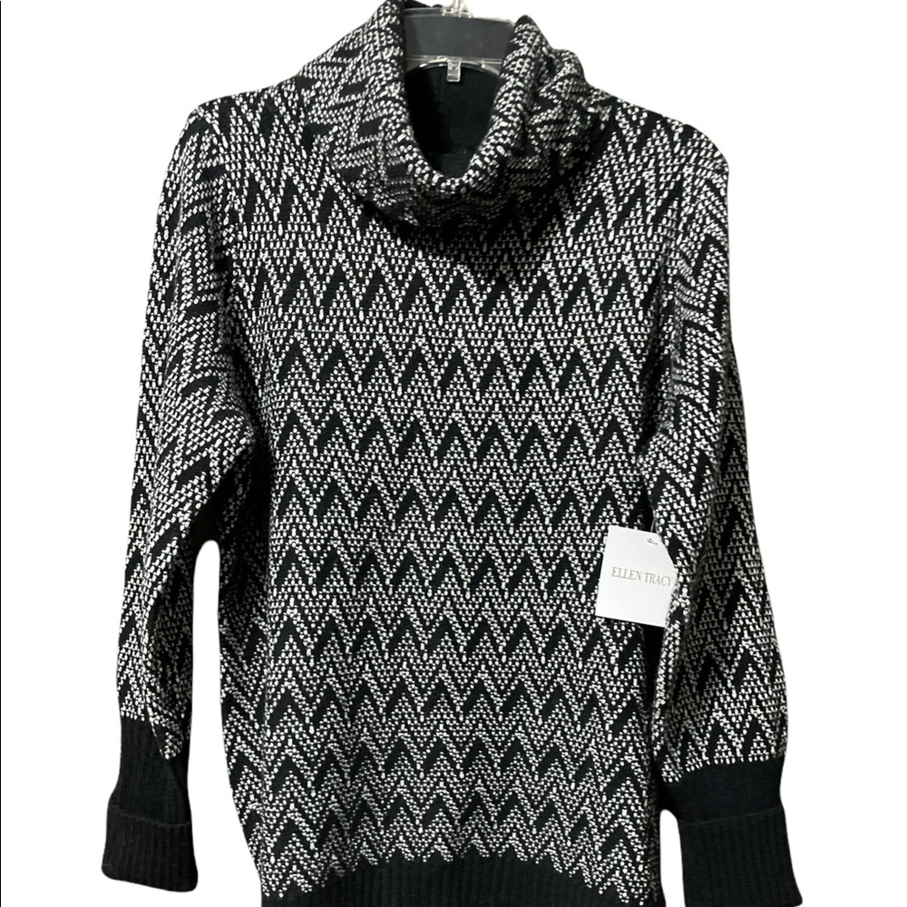 Ellen Tracy Cream and Black Turtleneck NWT size XL